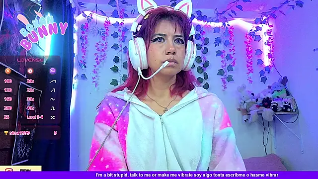 Roxanbunny1 Webcam show