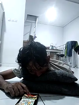 Dwirosebig 网络视讯表演