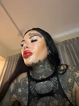 XXX chat uživo modela darkinkedbabe