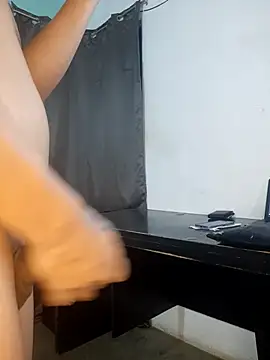 tessa33 Show in webcam