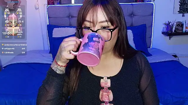 Chat +18 de Kata_Bigboobs ao vivo