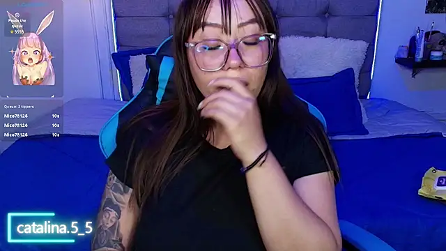 Kata_Bigboobs élő XXX-chatje