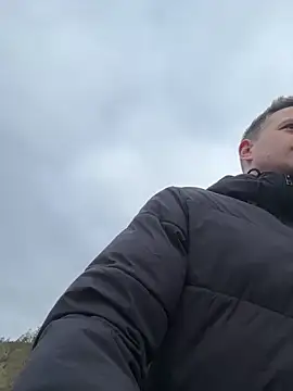 Danii0790: διαδικτυακό σόου στην κάμερα