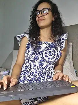 VelvetCurls' Webcam Show