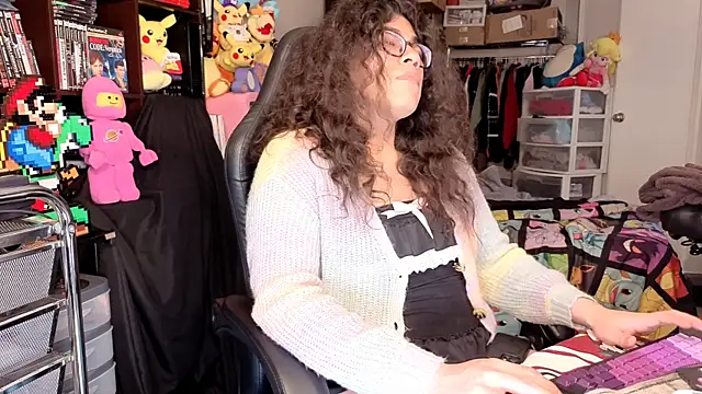 Show modela ShinyCherub na web-kameri