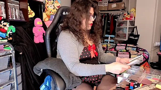 ShinyCherub Show in webcam