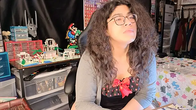 ShinyCherub Show in webcam