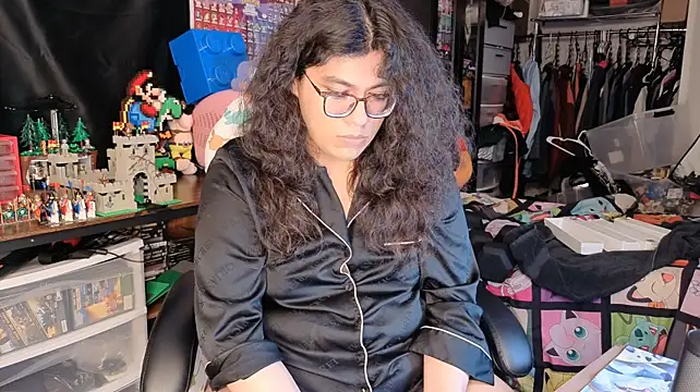 ShinyCherub Show in webcam