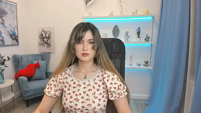 AnneTLi XXX чат на живо