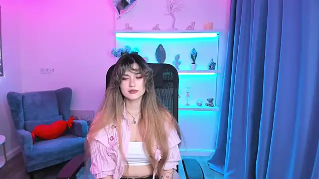 AnneTLi Adlı Modelin Canlı XXX Sohbeti