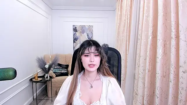 AnneTLi Adlı Modelin Canlı XXX Sohbeti