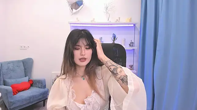 AnneTLi Chat XXX in diretta