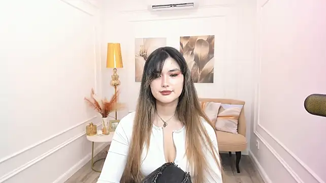 Chat +18 de AnneTLi ao vivo