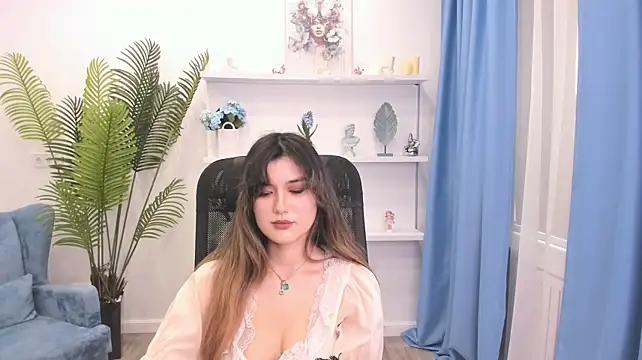 AnneTLi Adlı Modelin Canlı XXX Sohbeti