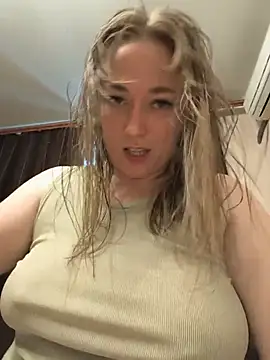 YourSweetRi's Webcam Show