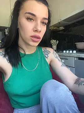 Queen_of_painn Webbikameraesitys