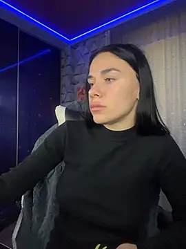 Queen_of_painn Webbikameraesitys