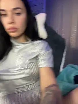 Queen_of_painn Webbikameraesitys