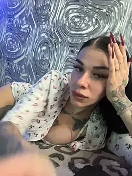 Queen_of_pain Show in webcam