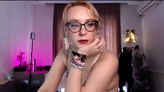 welliza Adlı Modelin Canlı XXX Sohbeti