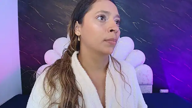 _MiaBrown_ XXX чат на живо