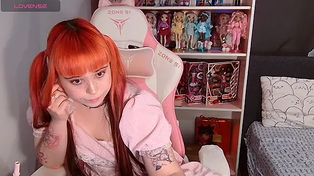 Naomi_Storm webkamerás műsora