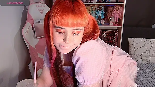 Naomi_Storm Show in webcam