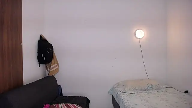 yselahot Adlı Modelin Canlı Sohbet Odası