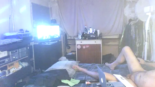 dazuk4513 Show in webcam