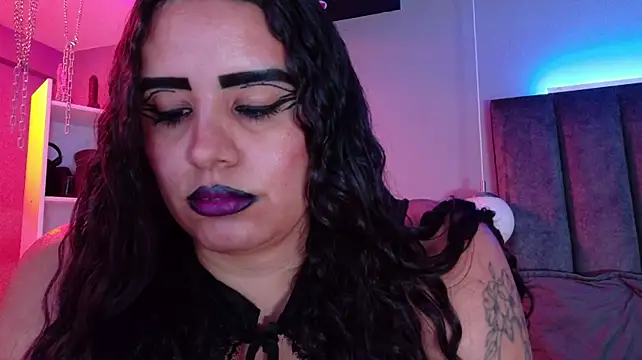 Chat +18 de MariaGaitan ao vivo