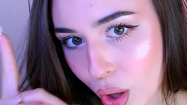 دردشة EmiliEliott الجنسية المباشرة