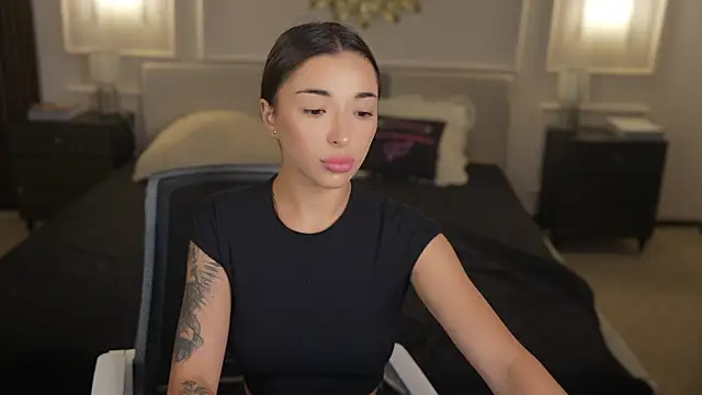 XXX chat uživo modela Jasmine_Flow