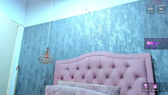 naomidibello Live Chatraum