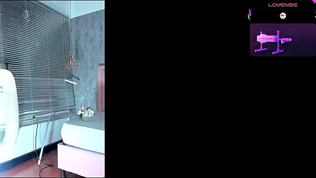 naomidibello 실시간 채팅방