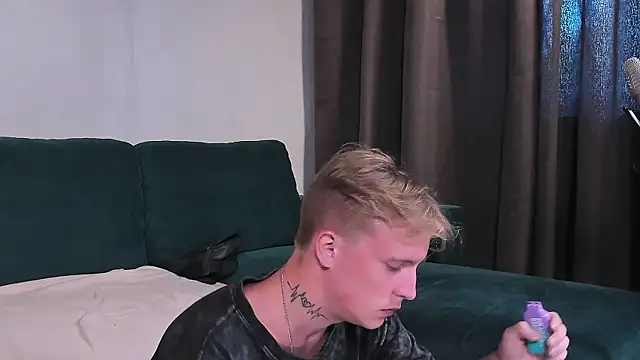 SweetBoyAlexxのウェブカメラショー