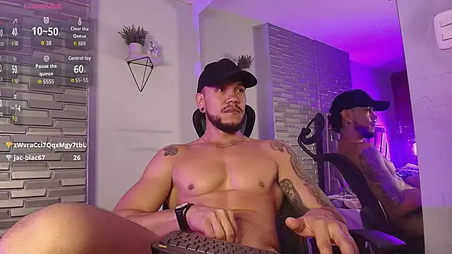 عرض كام ARON_TAYLER01