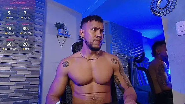 ARON_TAYLER01 Webcam-Show