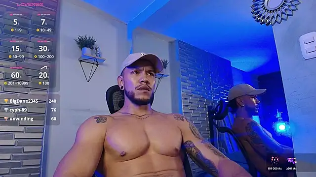 ARON_TAYLER01 webcam show