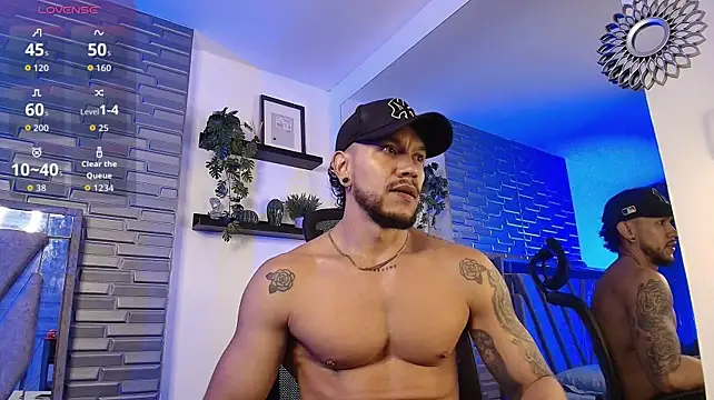ARON_TAYLER01 Webcam show
