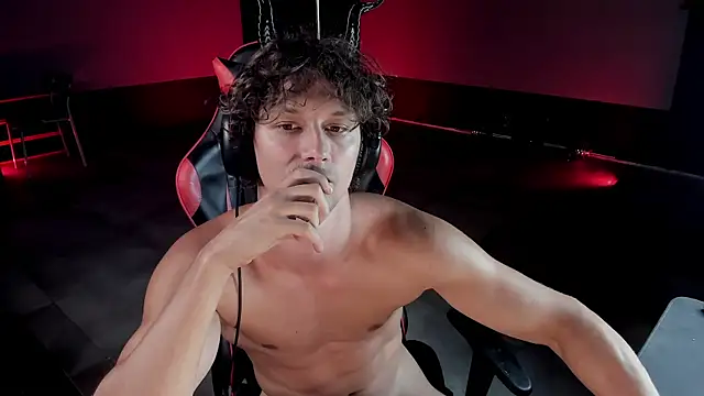 dirty-boss Adlı Modelin Web Kamerası Şovu
