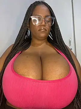 Sweetlillyss Show in webcam