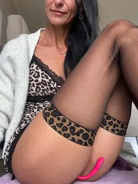 MilffantasyX webcam show