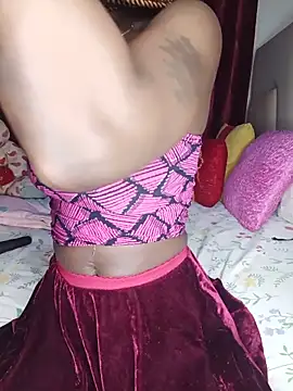NicRaisaa – Live XXX-chat
