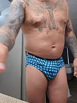 MrBiggBallz Show in webcam