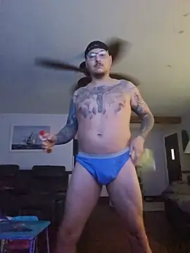 MrBiggBallz Show in webcam