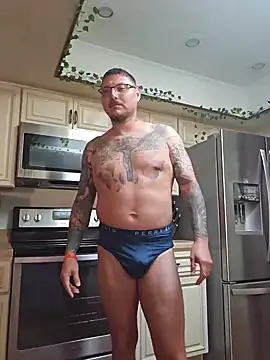 MrBiggBallz Show in webcam