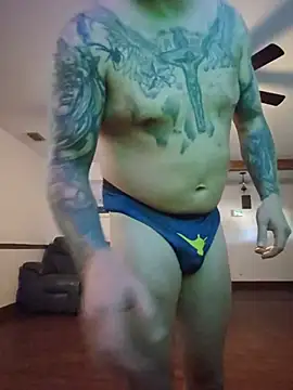 MrBiggBallz: διαδικτυακό σόου στην κάμερα