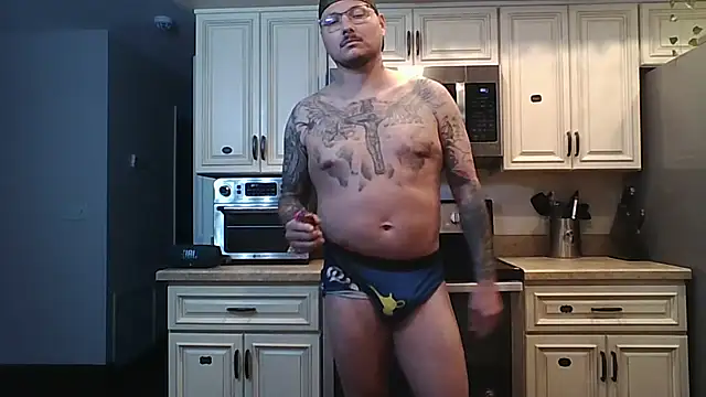 MrBiggBallz Show in webcam