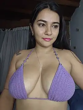 Živý XXX chat alison_villalobo
