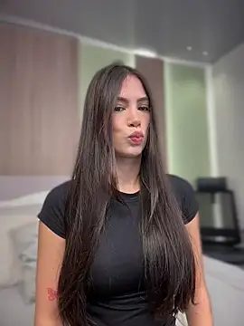 _Valentinaa_: διαδικτυακό σόου στην κάμερα